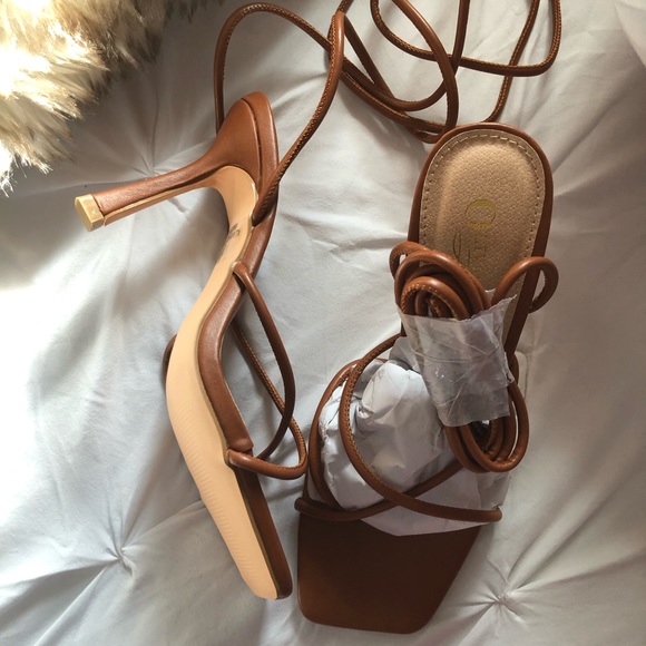 MISS LOLA LACE UP HEELS - Picture 4 of 7